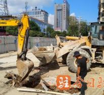 国语艹逼自拍高温下的坚守｜道路建设者用汗水铺就畅通路